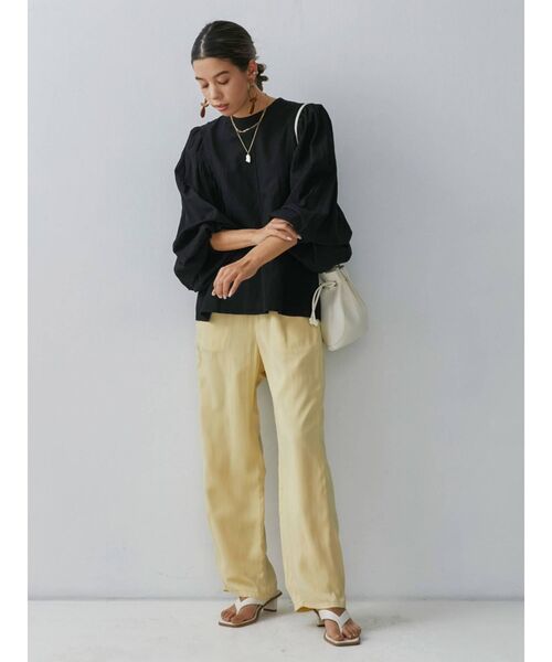 Ungrid(アングリッド)の「サテンテーパードパンツ(その他パンツ・レディース・パープル/イエロー/オレンジ・FREE)」の10枚目の写真