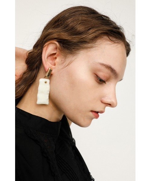 SLY（スライ）の「MARBLE PLATE EARRING（イヤリング・レディース・ブラウン/ホワイト・FREE）」の6枚目の写真