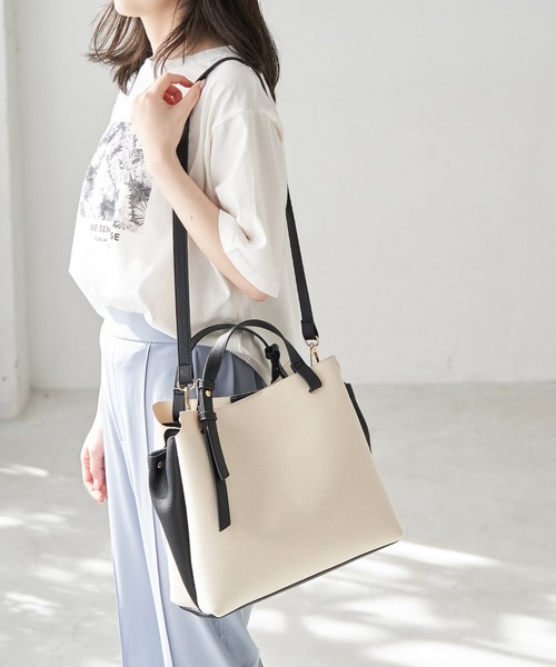 ROPE' PICNIC(ロペピクニック)の「【軽量】キャンバスコンビスウェイハンドル5層ミドルトート&ショルダーバッグ(トートバッグ・レディース・ブラック系その他/ホワイト系その他5/レッド系その他2・FREE)」の1枚目の写真