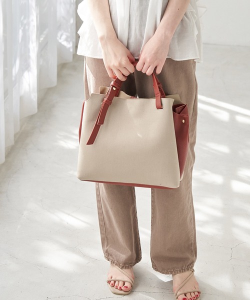 ROPE' PICNIC(ロペピクニック)の「【軽量】キャンバスコンビスウェイハンドル5層ミドルトート&ショルダーバッグ(トートバッグ・レディース・ブラック系その他/ホワイト系その他5/レッド系その他2・FREE)」の3枚目の写真