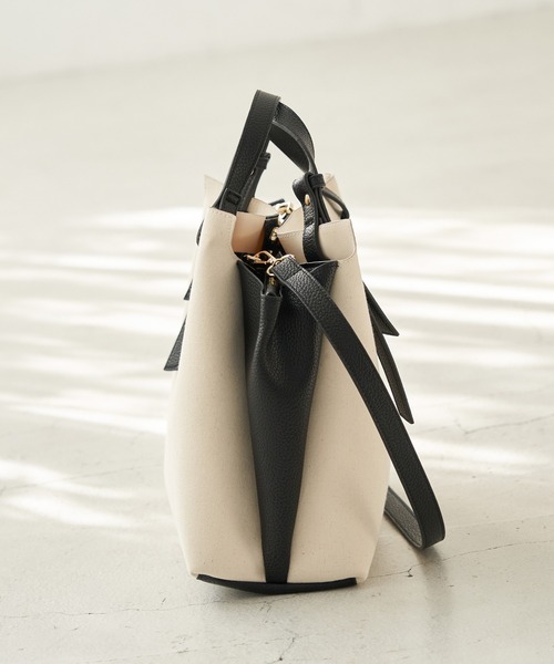 ROPE' PICNIC(ロペピクニック)の「【軽量】キャンバスコンビスウェイハンドル5層ミドルトート&ショルダーバッグ(トートバッグ・レディース・ブラック系その他/ホワイト系その他5/レッド系その他2・FREE)」の11枚目の写真