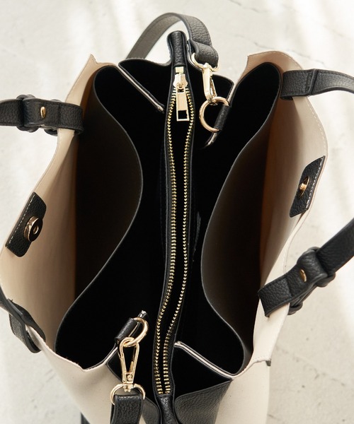 ROPE' PICNIC(ロペピクニック)の「【軽量】キャンバスコンビスウェイハンドル5層ミドルトート&ショルダーバッグ(トートバッグ・レディース・ブラック系その他/ホワイト系その他5/レッド系その他2・FREE)」の17枚目の写真