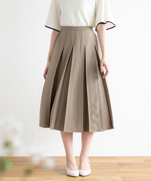 White Collection(ホワイトコレクション)の「【ヴィンテージシャンブレー】タックフレアースカート(スカート・レディース・ベージュ/グレー/カーキ・FREE)」の3枚目の写真