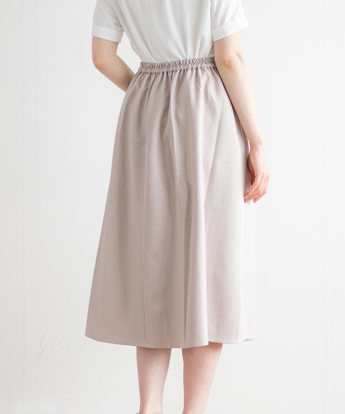 White Collection(ホワイトコレクション)の「【ヴィンテージシャンブレー】タックフレアースカート(スカート・レディース・ベージュ/グレー/カーキ・FREE)」の9枚目の写真