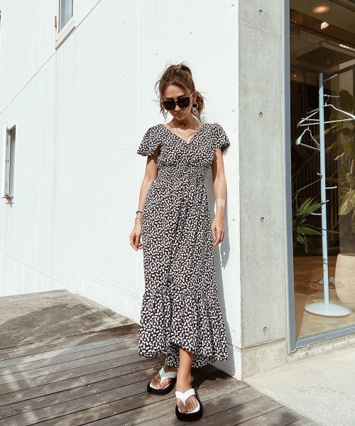 esutoreja（エストレジャ）の「フラワーバックオープンワンピース（ワンピース・レディース・ブルー/レッド/ブラック・FREE）」の15枚目の写真