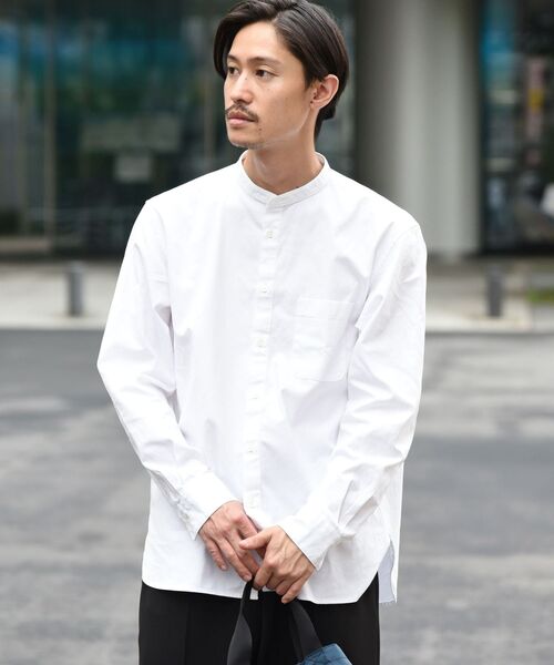 SHIPS(シップス)の「SHIPS: 播州織 先染めツイル バンドカラーシャツ(シャツ/ブラウス・メンズ・ホワイト/ネイビー/ブラウン・SMALL/MEDIUM/LARGE/X-LARGE)」の4枚目の写真