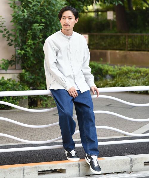 SHIPS(シップス)の「SHIPS: 播州織 先染めツイル バンドカラーシャツ(シャツ/ブラウス・メンズ・ホワイト/ネイビー/ブラウン・SMALL/MEDIUM/LARGE/X-LARGE)」の12枚目の写真