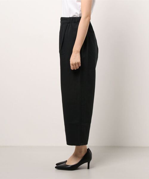 Samansa Mos2（サマンサ モスモス）の「綿麻タックパンツ（その他パンツ・レディース・ブラック/ベージュ/オフホワイト/キナリ・ﾌﾘ-）」の6枚目の写真