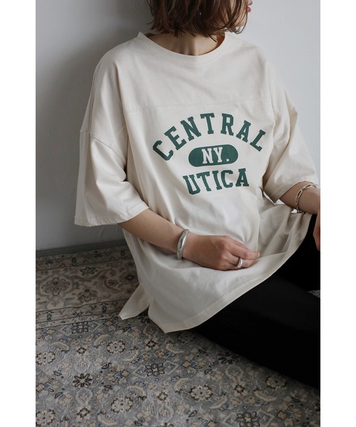 Bonjour Sagan(ボンジュールサガン)の「フットボールTシャツ(Tシャツ/カットソー・レディース・チャコールグレー/グリーン/キナリ・FREE)」の2枚目の写真