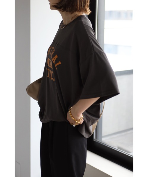 Bonjour Sagan(ボンジュールサガン)の「フットボールTシャツ(Tシャツ/カットソー・レディース・チャコールグレー/グリーン/キナリ・FREE)」の10枚目の写真