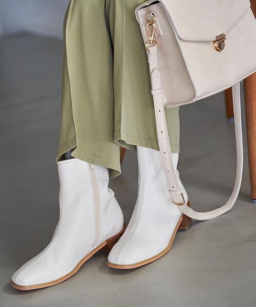 coen（コーエン）の「センターシームショートブーツ（ブーツ・レディース・ブラック/ダークブラウン/オフホワイト・SMALL/MEDIUM/LARGE/X-LARGE）」の4枚目の写真