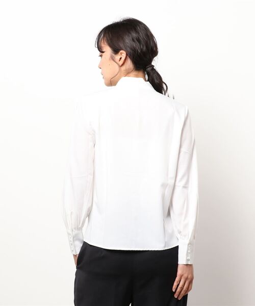 BLUEEAST（ブルーイースト）の「パール釦ボウタイブラウス（シャツ/ブラウス・レディース・ホワイト/ブルー・MEDIUM/LARGE/SMALL）」の4枚目の写真