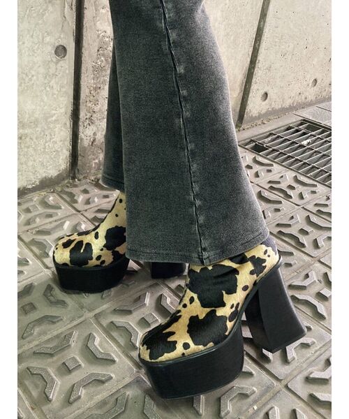 EMODA(エモダ)の「サイドゴアタンクブーツ(ブーツ・レディース・ブラック/その他・SMALL/MEDIUM/LARGE)」の8枚目の写真