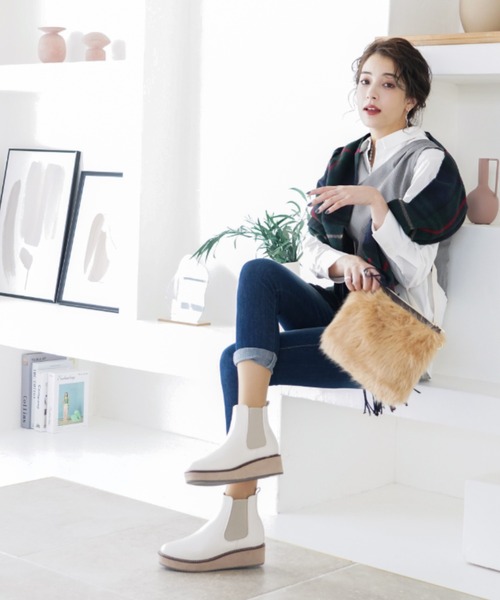 VIVIAN（ヴィヴィアン）の「厚底サイドゴアショートブーツ（ブーツ・レディース・ブラック/ダークブラウン/ブラウン/アイボリー・S/M/L）」の11枚目の写真