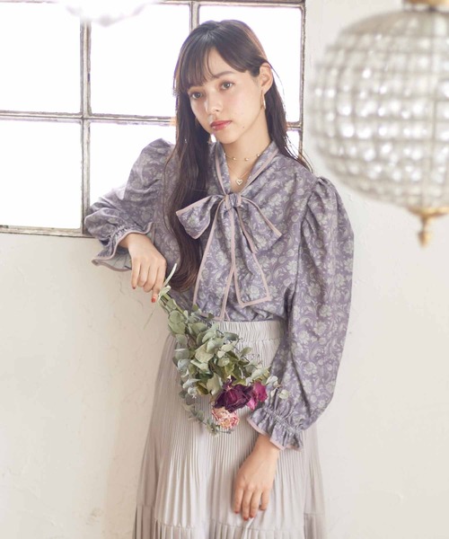 Hamble by Par Avion（ハンブルバイパラビオン）の「ヴィンテージ柄リボンブラウス（シャツ/ブラウス・レディース・ブラック/ベージュ・ONESIZE）」の6枚目の写真