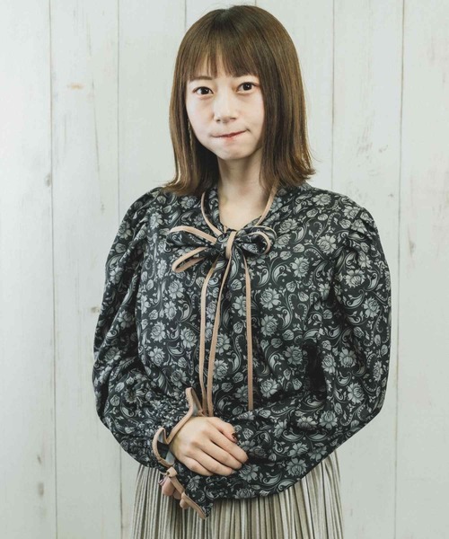 Hamble by Par Avion（ハンブルバイパラビオン）の「ヴィンテージ柄リボンブラウス（シャツ/ブラウス・レディース・ブラック/ベージュ・ONESIZE）」の13枚目の写真