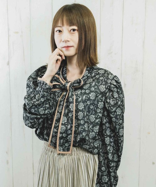 Hamble by Par Avion（ハンブルバイパラビオン）の「ヴィンテージ柄リボンブラウス（シャツ/ブラウス・レディース・ブラック/ベージュ・ONESIZE）」の16枚目の写真