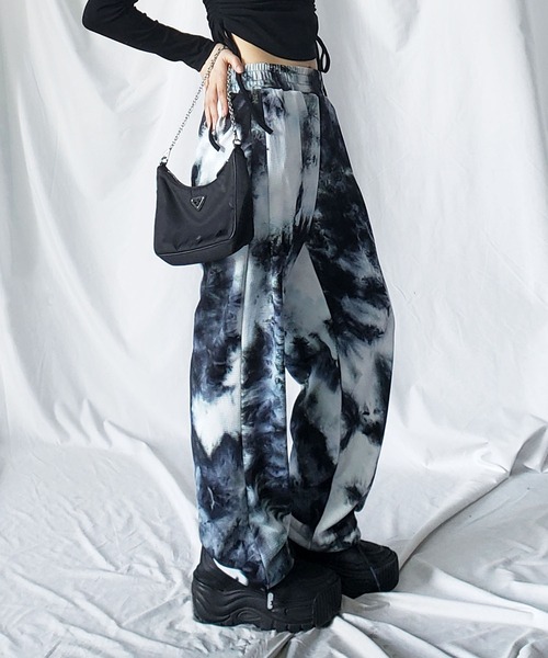 me+em select（ミームセレクト）の「2WAY タイダイジョガーパンツ（スウェットパンツ・レディース・ブラック/グレー/ブラウン/ブルー・MEDIUM/LARGE）」の18枚目の写真