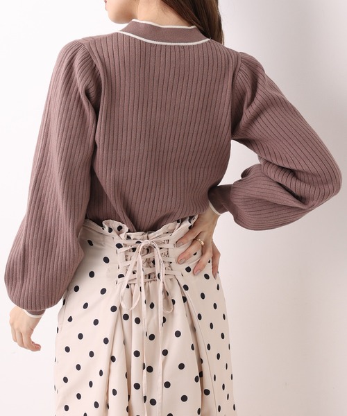 one after another NICE CLAUP（ワンアフターアナザーナイスクラップ）の「【WEB限定】仕事もプライベートも！オンオフ使えるパイピングリボンタイニット（ニット/セーター・レディース・ブラック/オフホワイト/ブルー/モカ・FREE）」の19枚目の写真