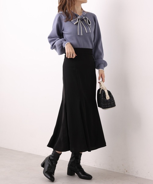 one after another NICE CLAUP（ワンアフターアナザーナイスクラップ）の「【WEB限定】仕事もプライベートも！オンオフ使えるパイピングリボンタイニット（ニット/セーター・レディース・ブラック/オフホワイト/ブルー/モカ・FREE）」の5枚目の写真