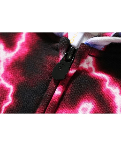 A BATHING APE（アベイシングエイプ）の「BAPE LIGHTNING ZIP