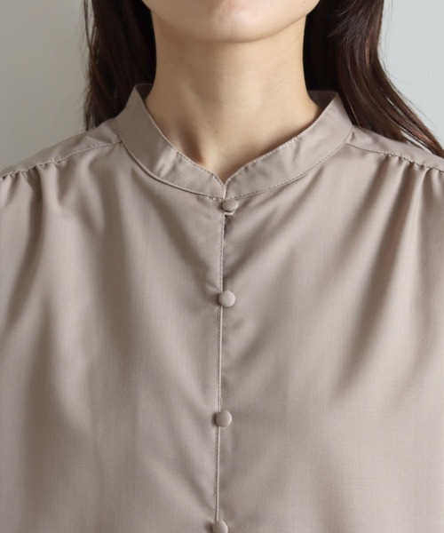 HER CLOSET(ハークローゼット)の「【shemoshelly】くるみ釦シャツワンピース(シャツワンピース・レディース・ホワイト/グレイッシュベージュ・M)」の6枚目の写真
