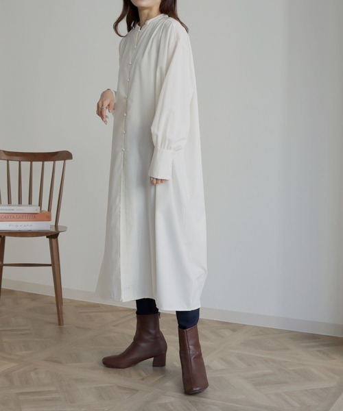 HER CLOSET(ハークローゼット)の「【shemoshelly】くるみ釦シャツワンピース(シャツワンピース・レディース・ホワイト/グレイッシュベージュ・M)」の12枚目の写真