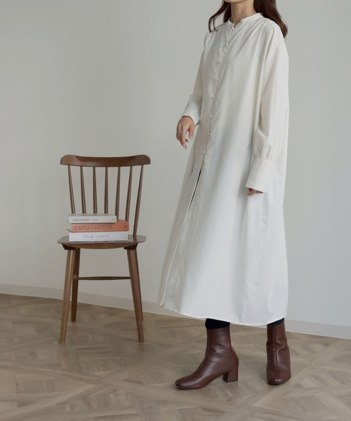 HER CLOSET(ハークローゼット)の「【shemoshelly】くるみ釦シャツワンピース(シャツワンピース・レディース・ホワイト/グレイッシュベージュ・M)」の18枚目の写真