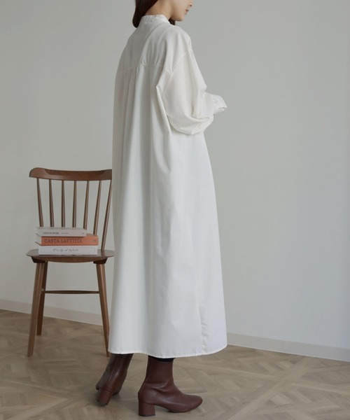 HER CLOSET(ハークローゼット)の「【shemoshelly】くるみ釦シャツワンピース(シャツワンピース・レディース・ホワイト/グレイッシュベージュ・M)」の3枚目の写真