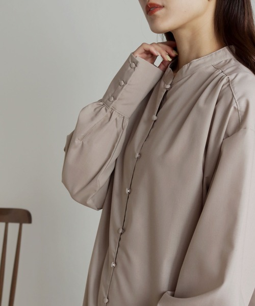 HER CLOSET(ハークローゼット)の「【shemoshelly】くるみ釦シャツワンピース(シャツワンピース・レディース・ホワイト/グレイッシュベージュ・M)」の14枚目の写真