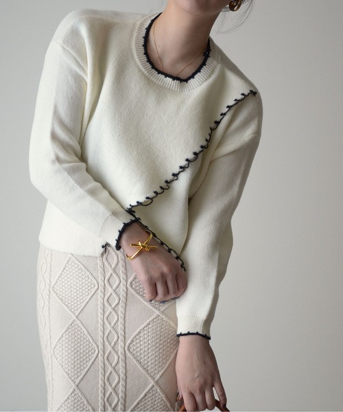 ibeul_（イベール）の「アシメカットハンドステッチニット（ニット/セーター・レディース・ネイビー/オレンジ/アイボリー・FREE）」の5枚目の写真