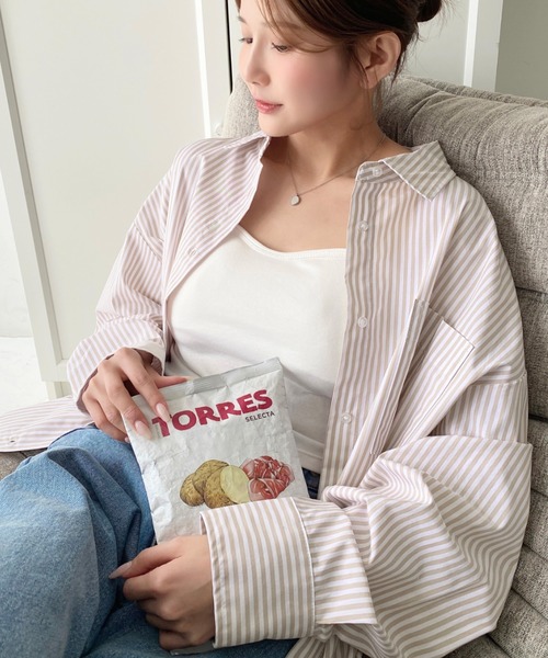 moment+(モーメントプラス)の「【累計販売枚数10万枚突破!】先染めストライプ&ギンガムチェック&マルチストライプビッグシルエット長袖シャツ(シャツ/ブラウス・レディース・ブラック/ネイビー/レッド/サックスブルー/ターコイズブルー/オレンジ/グリーン/ピンク/ブラック系その他/ベージュ/ブルー/イエロー系その他/ピンク系その他/ブルー系その他・M/L)」の18枚目の写真