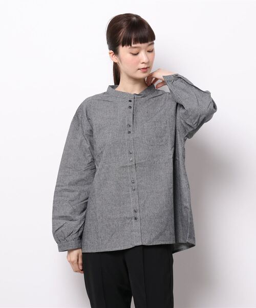 Samansa Mos2（サマンサ モスモス）の「バンドカラー並びボタンシャツ（シャツ/ブラウス・レディース・オフホワイト/サックスブルー/ブラック/ブルー・ﾌﾘ-）」の3枚目の写真