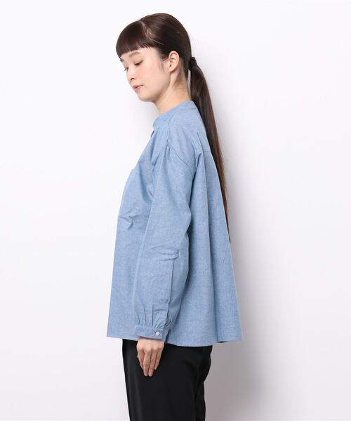 Samansa Mos2（サマンサ モスモス）の「バンドカラー並びボタンシャツ（シャツ/ブラウス・レディース・オフホワイト/サックスブルー/ブラック/ブルー・ﾌﾘ-）」の5枚目の写真