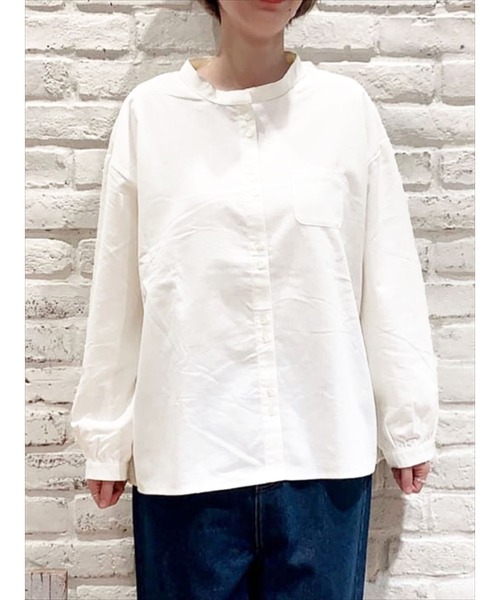 Samansa Mos2（サマンサ モスモス）の「バンドカラー並びボタンシャツ（シャツ/ブラウス・レディース・オフホワイト/サックスブルー/ブラック/ブルー・ﾌﾘ-）」の2枚目の写真