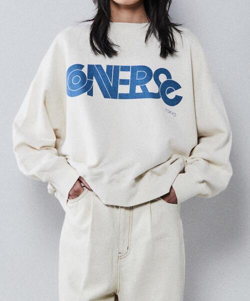 CONVERSE TOKYO（コンバーストウキョウ）の「レトロロゴプリントスウェット(WOMEN)（スウェット・レディース・アイボリー/ブラウン/オレンジ/ミント/ブルー・FREE）」の2枚目の写真