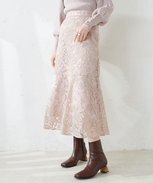 natural couture（ナチュラルクチュール）の「上品な刺繍使いで大人見え、オリエンタル刺繍スカート（スカート・レディース・アイボリー/ラベンダー/ピンクベージュ・FREE）」の3枚目の写真