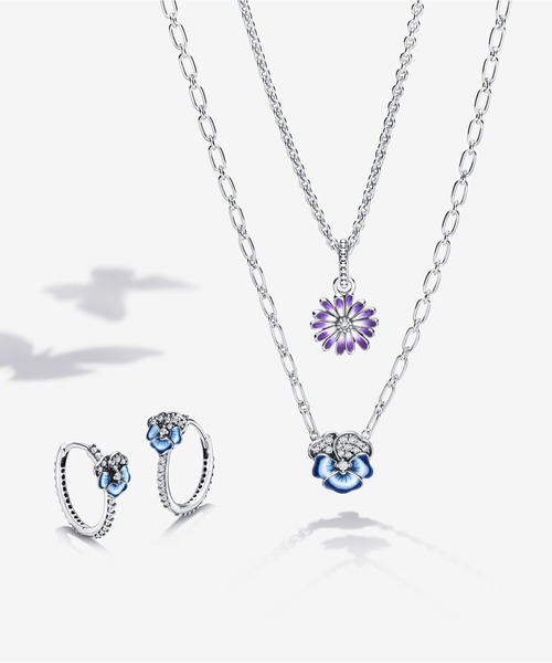 PANDORA（パンドラ）の「ブルー パンジー フラワー フープピアス