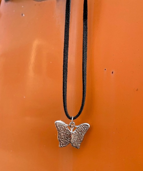 WHO'S WHO gallery（フーズフーギャラリー）の「アソートモチーフチョーカー（チョーカー・レディース・シルバー/シルバー系・FREE）」の3枚目の写真