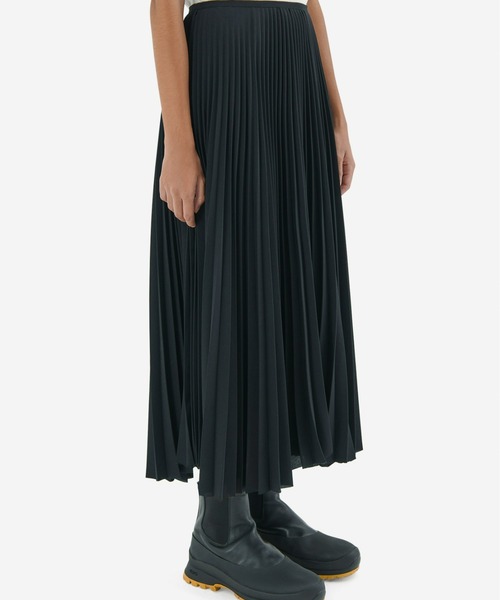 Maison Kitsune（メゾンキツネ）の「PLEATED MIDI SKIRT（スカート