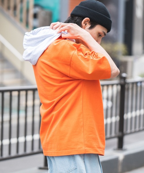 WEGO（ウィゴー）の「WEGO/ヘビーウエイト チームロゴフットボールビッグT（Tシャツ/カットソー・メンズ・ホワイト/パープル/オレンジ/ブルー/グレー系その他/イエロー/ダークグリーン/ブラック・LARGE/MEDIUM）」の16枚目の写真