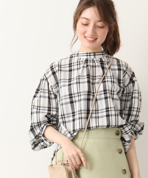 DRESKIP（ドレスキップ）の「◆イージーケアー先染め後ろタック七分袖ブラウス（シャツ/ブラウス・レディース・グリーン系その他4/ブラック系2/パープル系5/ブラック系1/ブルー系6/ネイビー系2・02/03/04）」の2枚目の写真