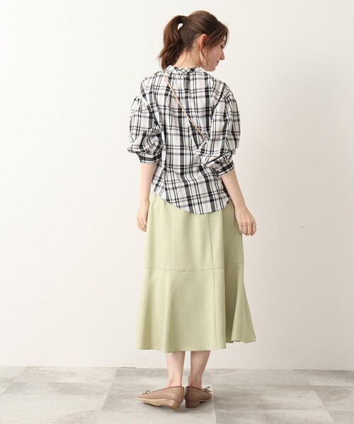 DRESKIP（ドレスキップ）の「◆イージーケアー先染め後ろタック七分袖ブラウス（シャツ/ブラウス・レディース・グリーン系その他4/ブラック系2/パープル系5/ブラック系1/ブルー系6/ネイビー系2・02/03/04）」の21枚目の写真