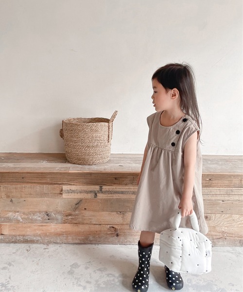aimoha(アイモハ)の「aimoha-KIDS- 子供服 コットン無地ワンピース(ワンピース・キッズ・ライトベージュ/ダークベージュ・80/90/100/110/120/130)」の7枚目の写真