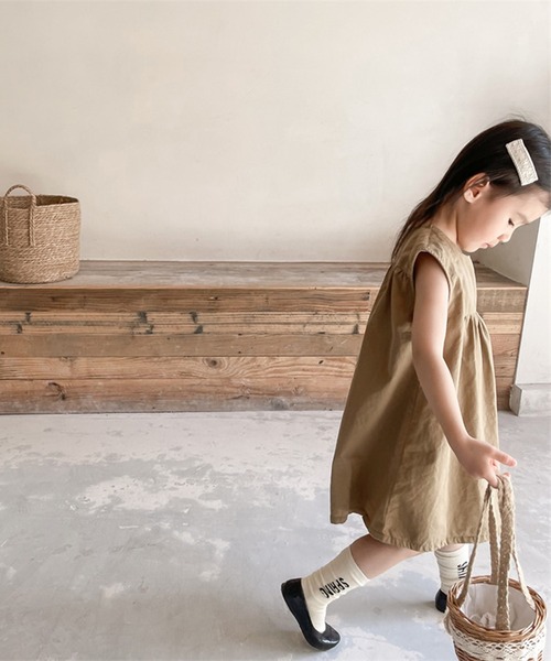aimoha(アイモハ)の「aimoha-KIDS- 子供服 コットン無地ワンピース(ワンピース・キッズ・ライトベージュ/ダークベージュ・80/90/100/110/120/130)」の16枚目の写真
