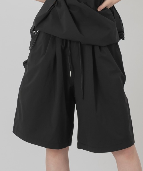 FOLLOWIN（フォロウィン）の「【UNISEX】バミューダピンタックショートパンツ（カーゴパンツ・メンズ・ブラック/グレー/カーキ・FREE）」の2枚目の写真