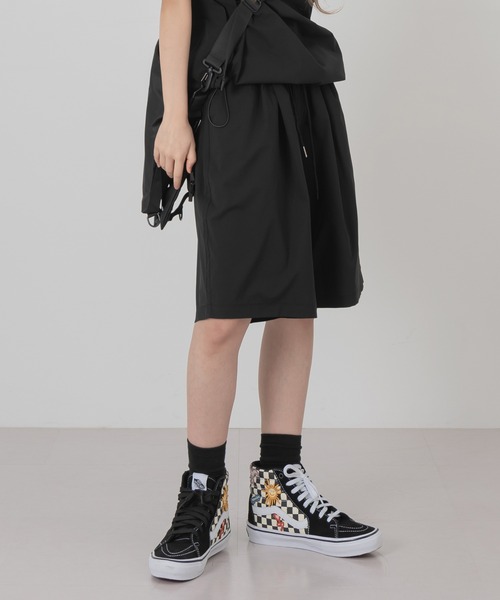 FOLLOWIN（フォロウィン）の「【UNISEX】バミューダピンタックショートパンツ（カーゴパンツ・メンズ・ブラック/グレー/カーキ・FREE）」の10枚目の写真