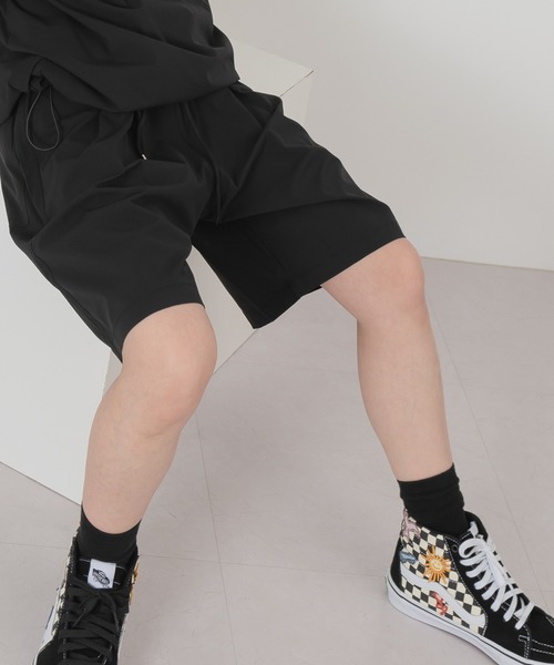 FOLLOWIN（フォロウィン）の「【UNISEX】バミューダピンタックショートパンツ（カーゴパンツ・メンズ・ブラック/グレー/カーキ・FREE）」の15枚目の写真