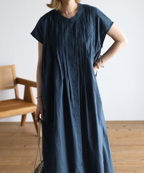 Fizz(フィズ)の「コットンキャンブリック フレンチスリーブタックワンピース(ワンピース・レディース・ブラック/ダークブルー/グレイッシュベージュ・M)」の11枚目の写真