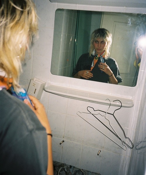 bonjour records(ボンジュールレコーズ)の「【PUBLIC POSSESSION】Houses We Live In Bandana(ストール/ショール・レディース・その他・FREE)」の3枚目の写真